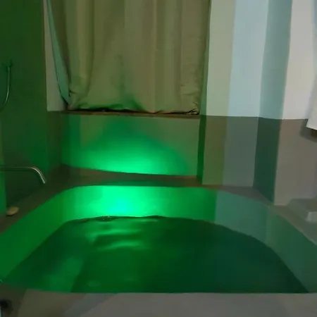 Torre Subrosa, Vasca In Cromoterapia Lägenhet